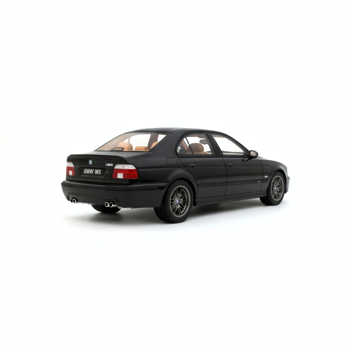 OTTOmobile 1:18 BMW E39 M5 Black Saphire Metallic 475 2000 (OT1338)
