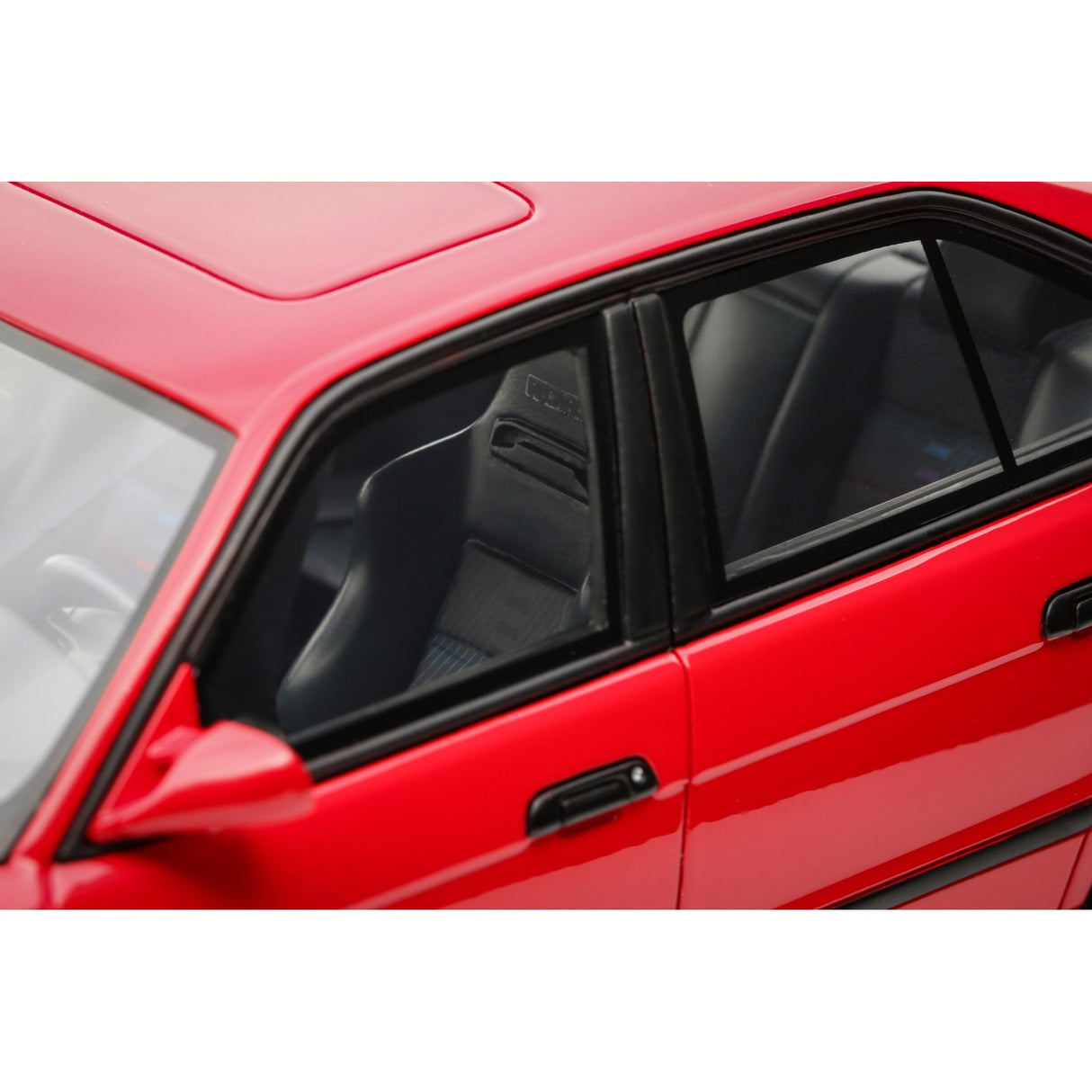 OTTOmobile 1:18 BMW E34 M5 20 Jahre Mugello Red 274 1992 (OT1247)
