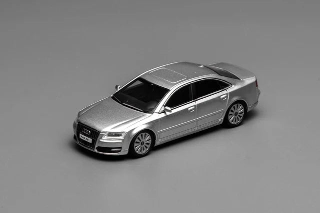 Motorhelix 1/64-Audi S8 2008 Ice Silver Metallic (M68204)