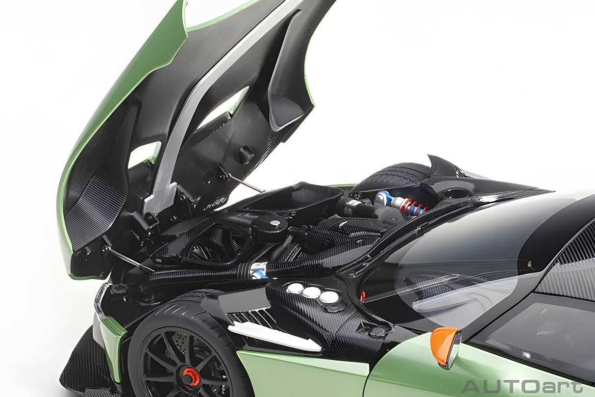 AUTOart 1:18 Aston Martin Vulcan, Apple Tree Green Metallic (70263)