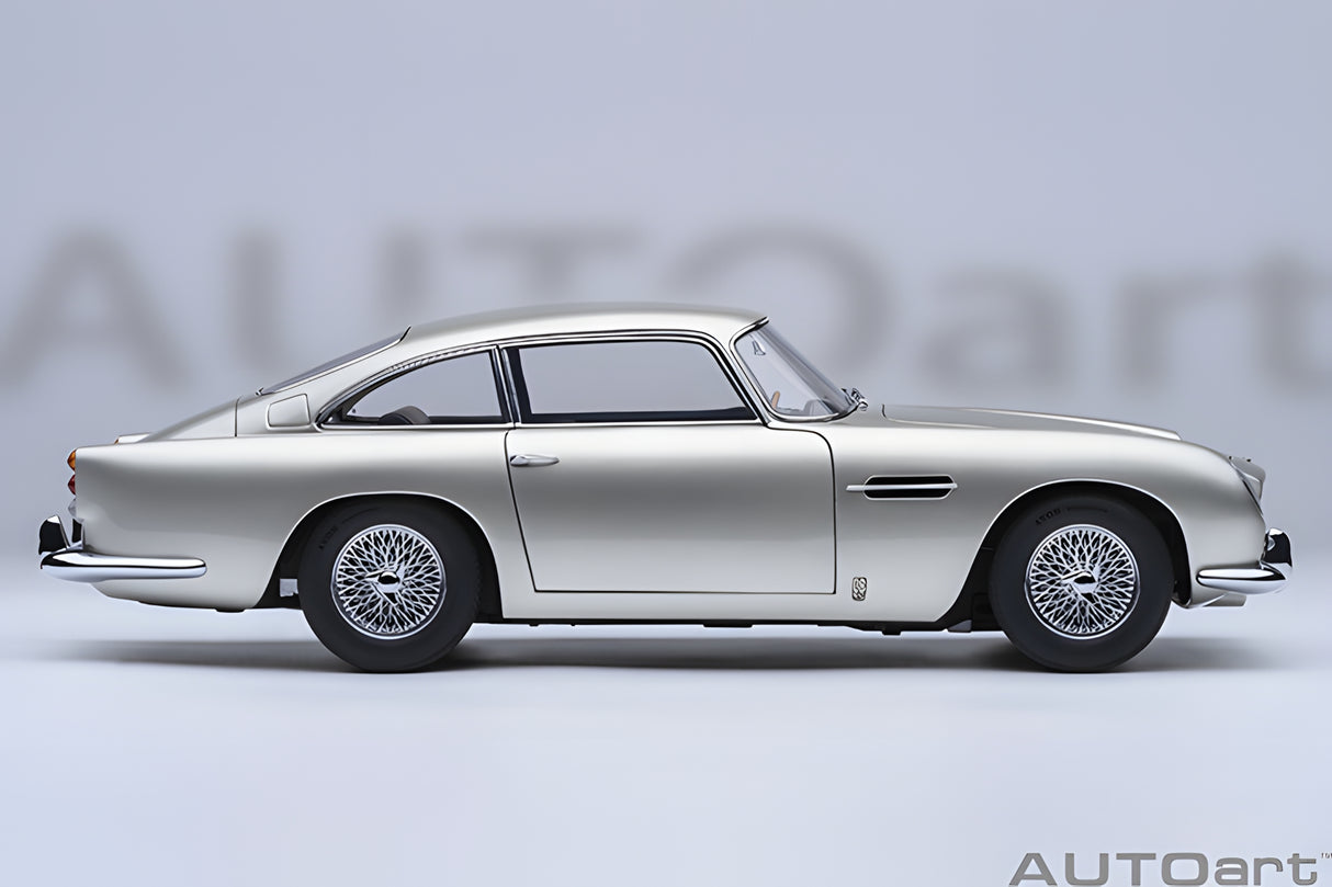 AUTOart 1:18 Aston Martin DB5, Birch Silver (70287)
