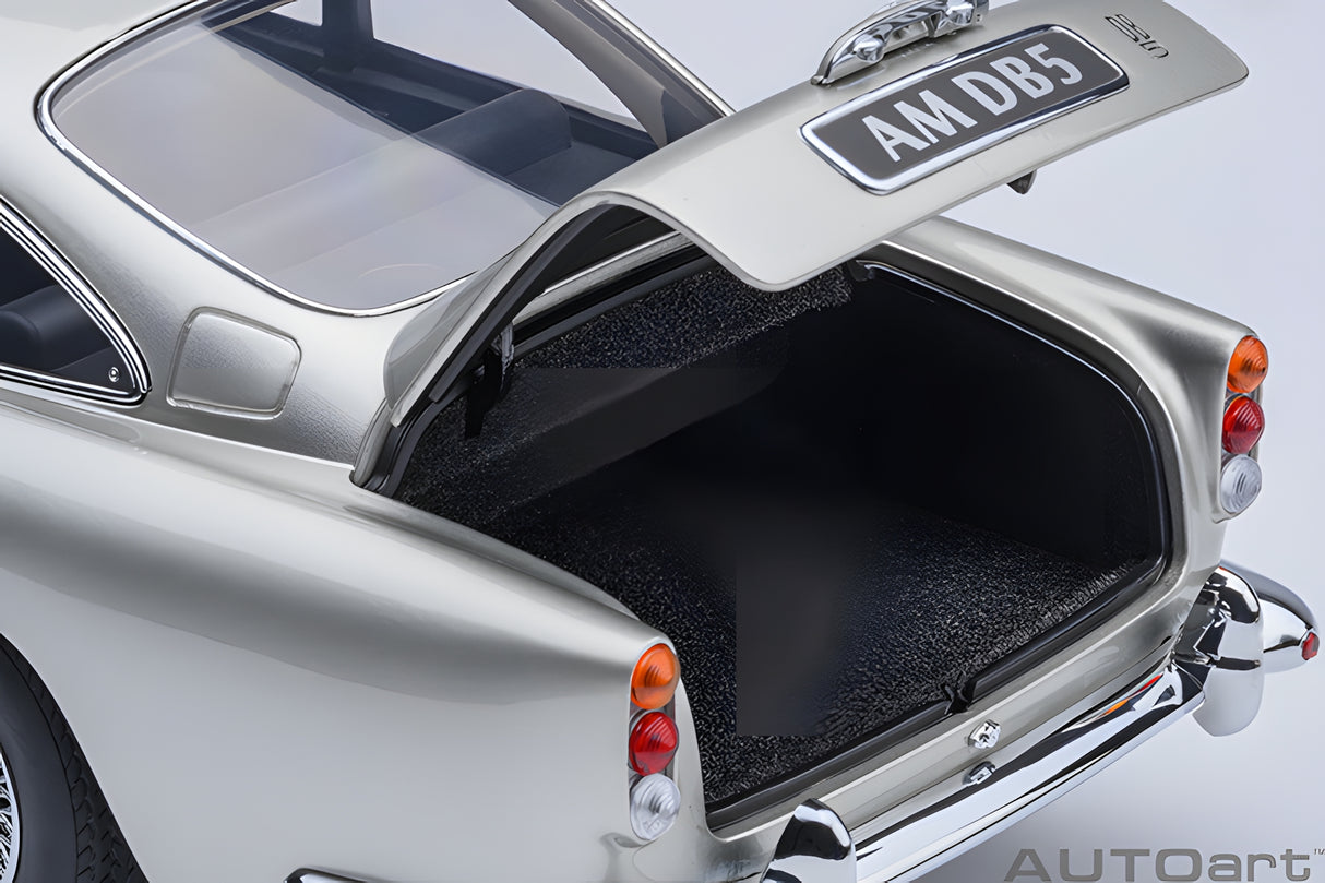 AUTOart 1:18 Aston Martin DB5, Birch Silver (70287)