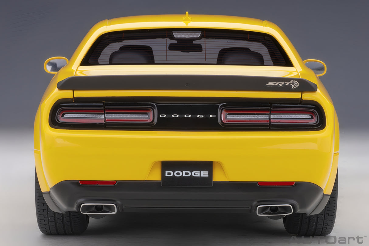 AUTOart 1:18 Dodge Challenger SRT Hellcat Widebody 2018, Yellow Jacket/Satin Black Painted Hood (71737)