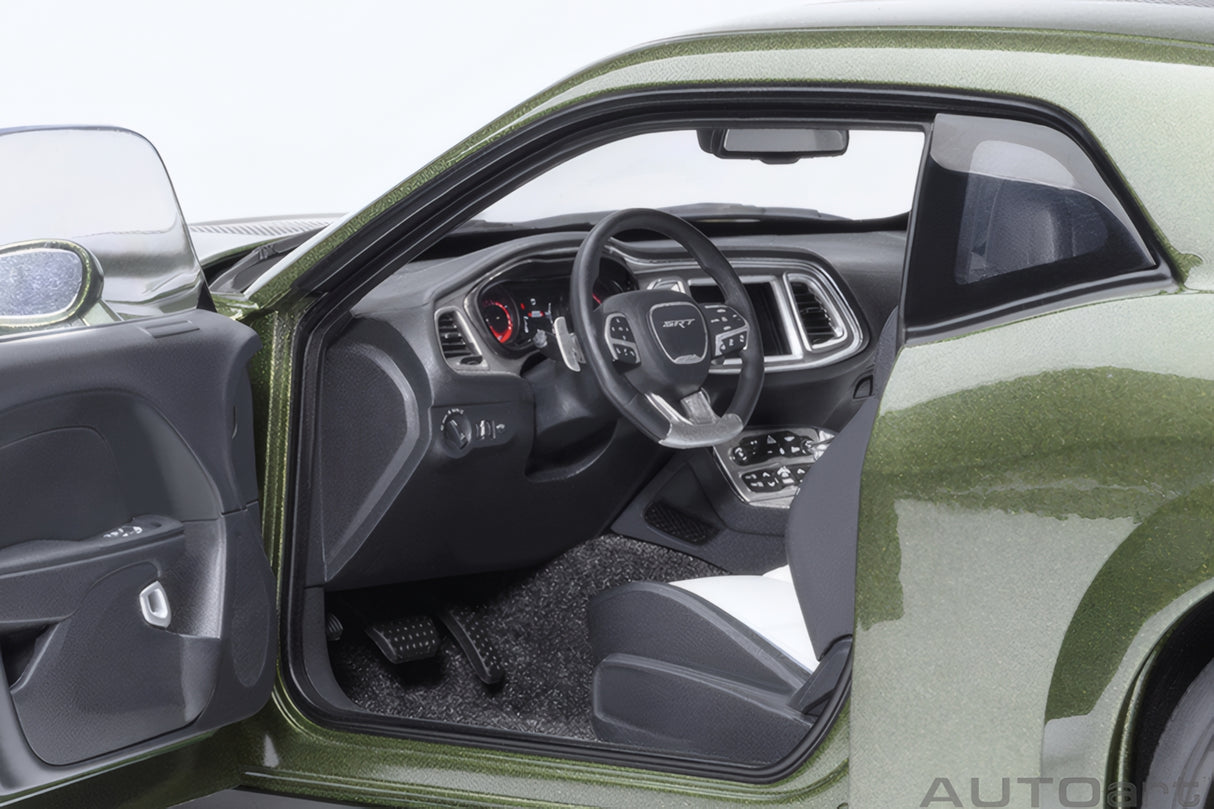 AUTOart 1:18 Dodge Challenger SRT Jailbreak 2022, F8 Green (71761)