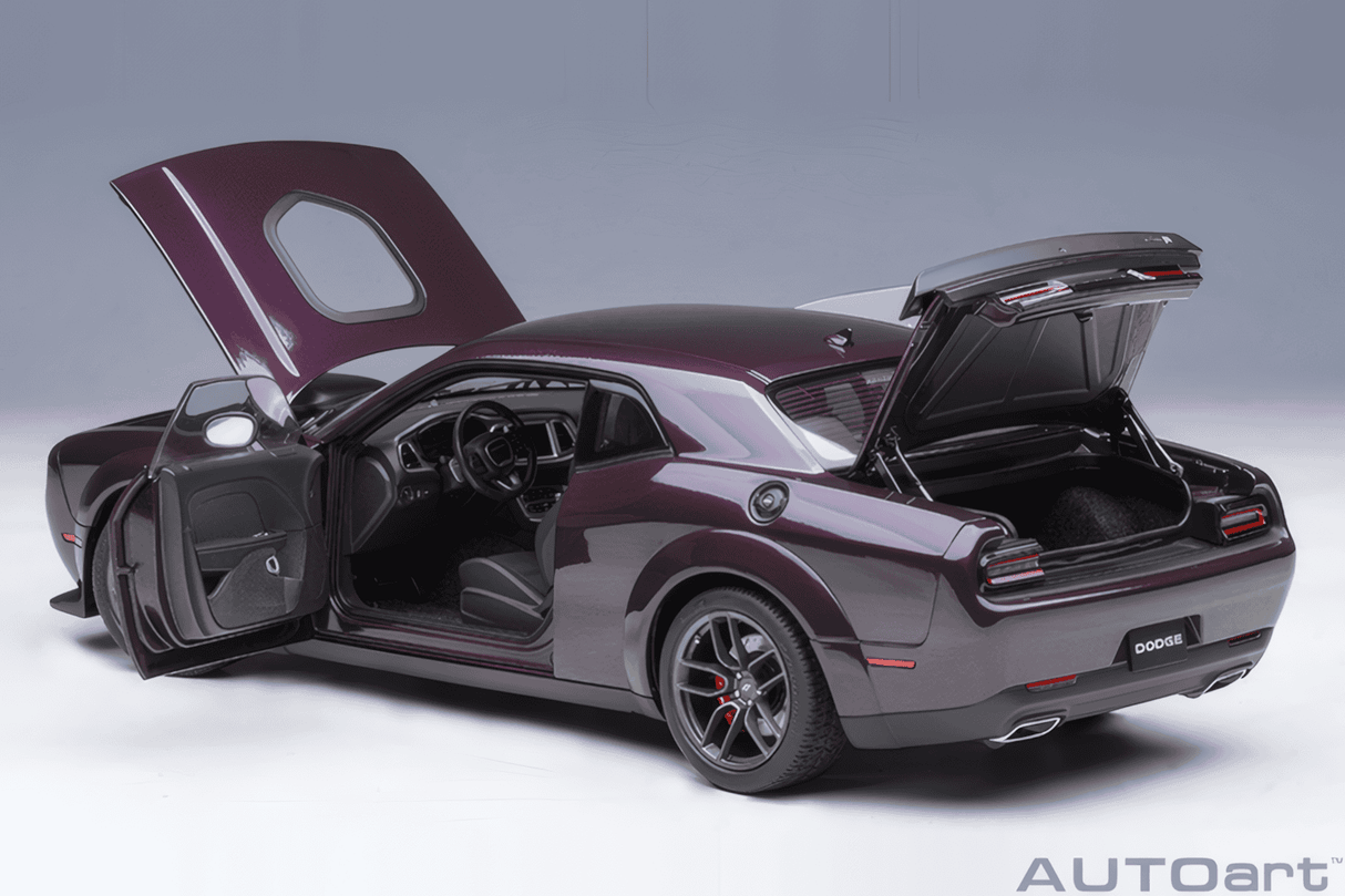 AUTOart 1:18 Dodge Challenger R/T Scat Pack Widebody 2022, Hellraisin (71771)