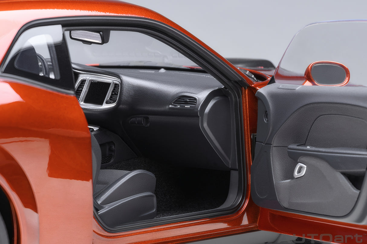 AUTOart 1:18 Dodge Challenger R/T Scat Pack Widebody 2022, Sinamon Stick (71773)