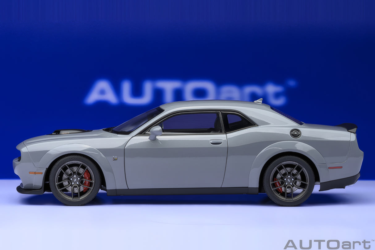 AUTOart 1:18 Dodge Challenger R/T Scat Pack Widebody 2022, Smoke Show (71774)