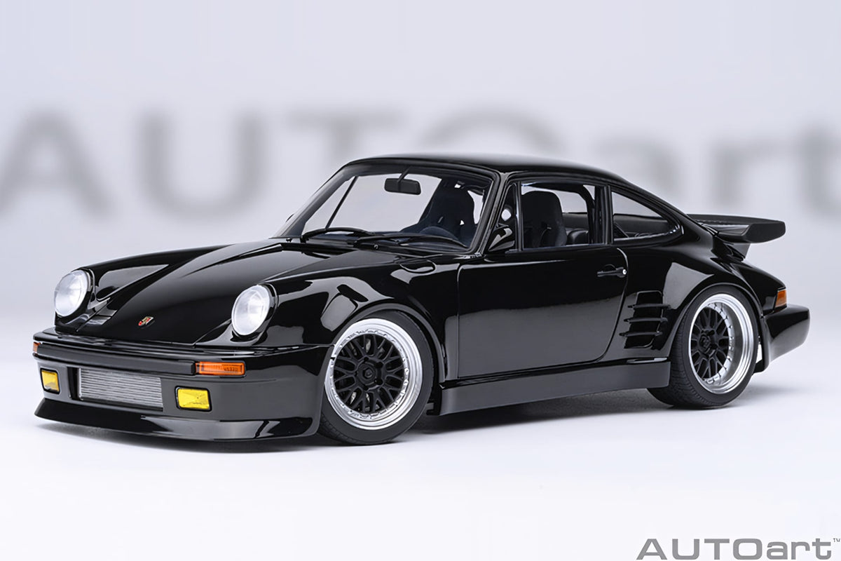 AUTOart 1:18 Porsche 911 (930) Turbo Wangan Midnight "Blackbird", Comic #1 Version (78158)