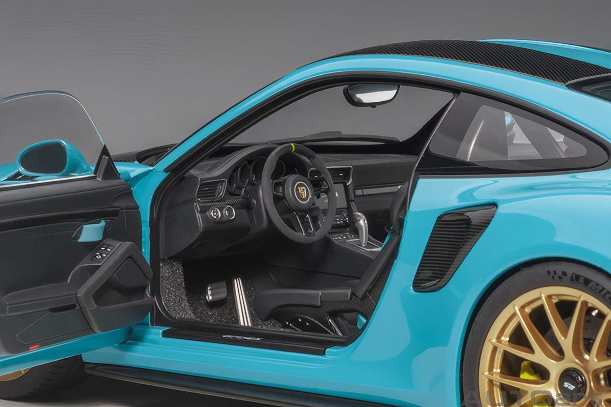 AUTOart 1:18 Porsche 911 (991.2) GT2 RS, Weissach Package, Miami Blue (78175)