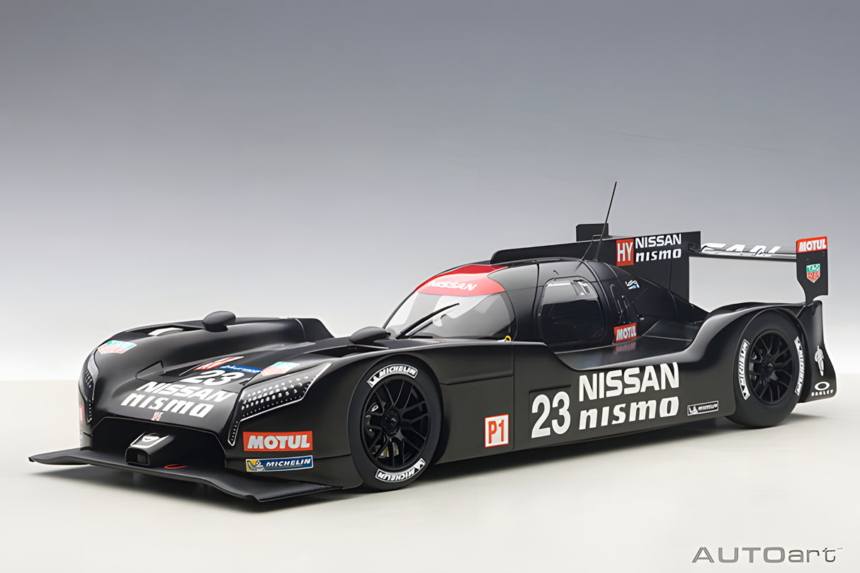 AUTOart 1:18 NISSAN GT-R LM NISMO 2015 TEST CAR (81577)