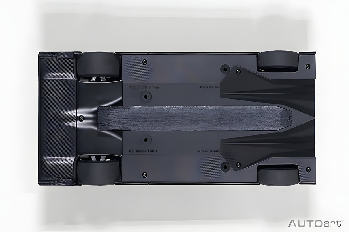 AUTOart 1:18 NISSAN GT-R LM NISMO 2015 TEST CAR (81577)