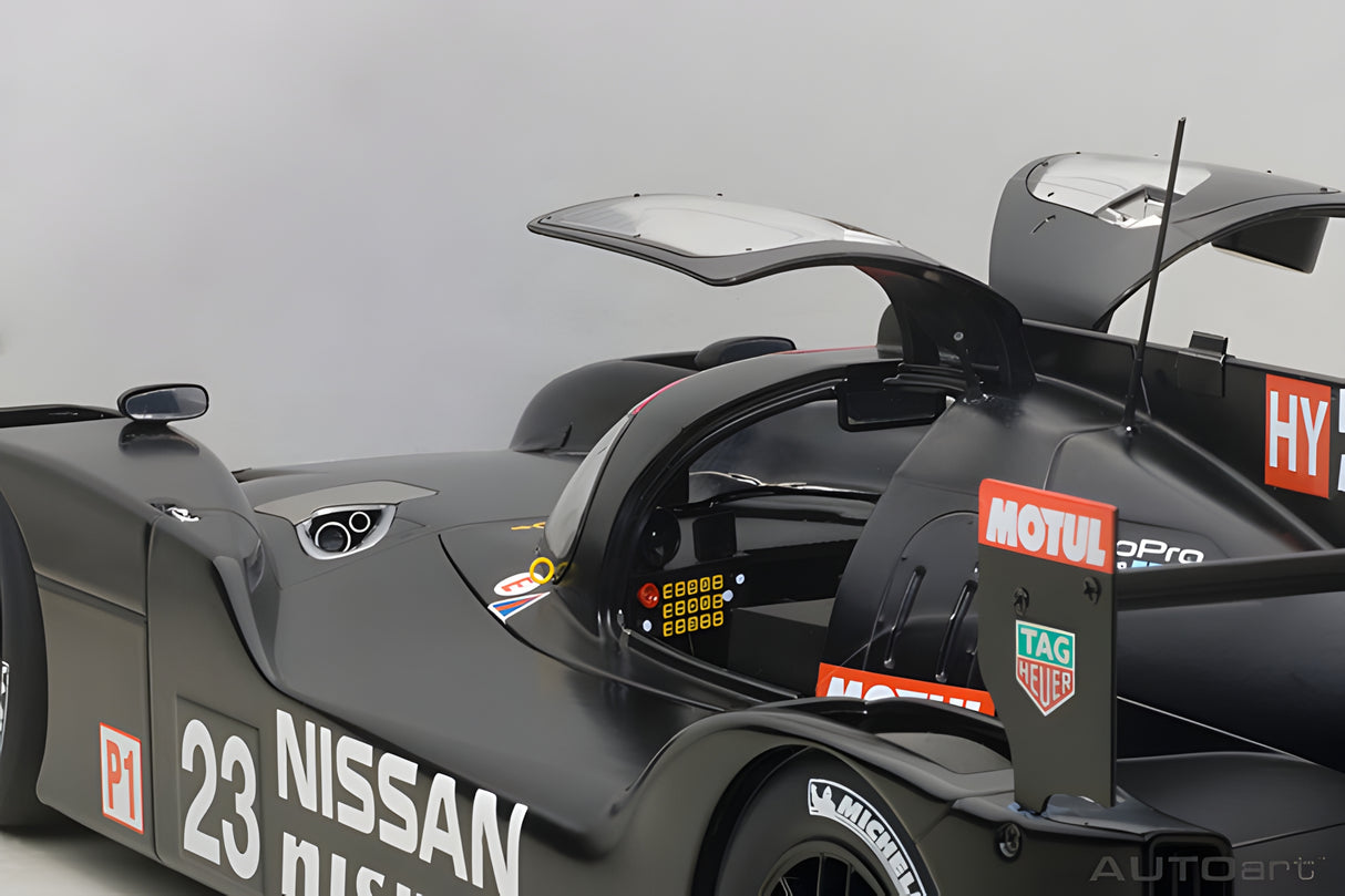 AUTOart 1:18 NISSAN GT-R LM NISMO 2015 TEST CAR (81577)
