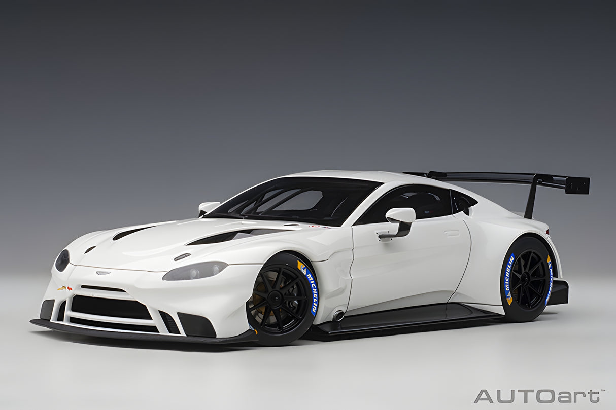 AUTOart 1:18 Aston Martin Vantage GTE Le Mans Pro 2018, White, Sealed Body (81806)