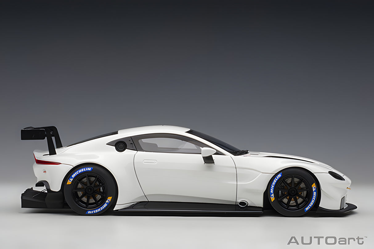 AUTOart 1:18 Aston Martin Vantage GTE Le Mans Pro 2018, White, Sealed Body (81806)