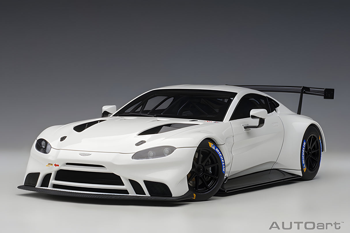 AUTOart 1:18 Aston Martin Vantage GTE Le Mans Pro 2018, White, Sealed Body (81806)