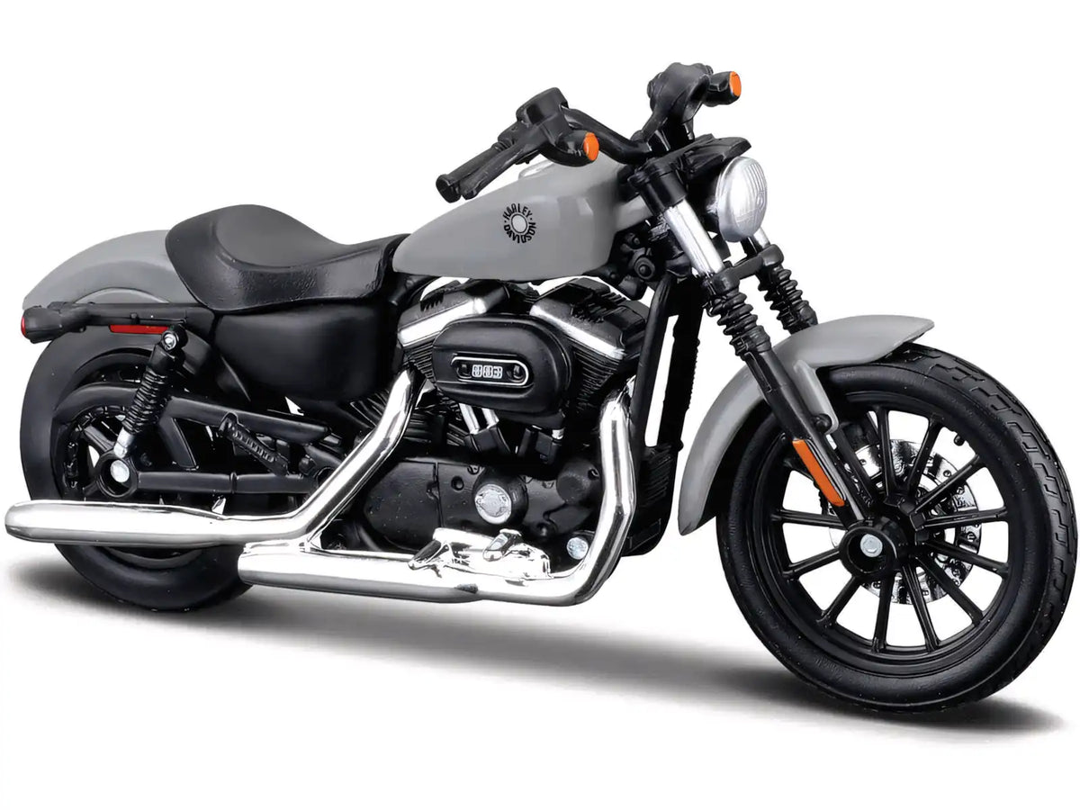 MAISTO 1/18 HARLEY-DAVIDSON SPORTSTER IRON 883 2022 (39360-22940)