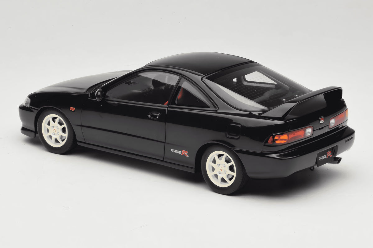 MOTORHELIX - 1/18 - HONDA - INTEGRA TYPE-R (DC2) 1997 - BLACK (M85203)