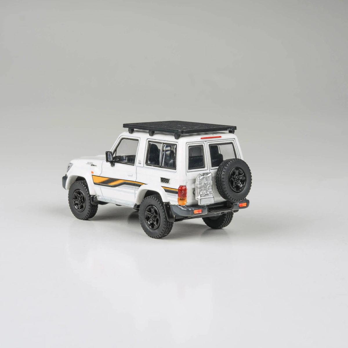 PARAGON 1/64 TOYOTA LAND CRUISER 71 70TH ANNIVERSARY 2023 WHITE LHD LC71 (PA-55567)