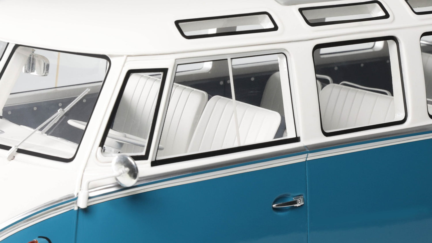 OTTOmobile 1:12 Volkswagen Combi Type 2 (T1) Samba Bus RegattaBlau L 50 F 1962 (G102)