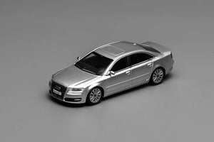 Motorhelix 1/64-Audi S8 2008 Ice Silver Metallic (M68204)