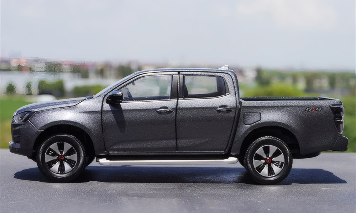 Isuzu ISUZU D-MAX 2023 1:18 Diecast Model (Dealer)