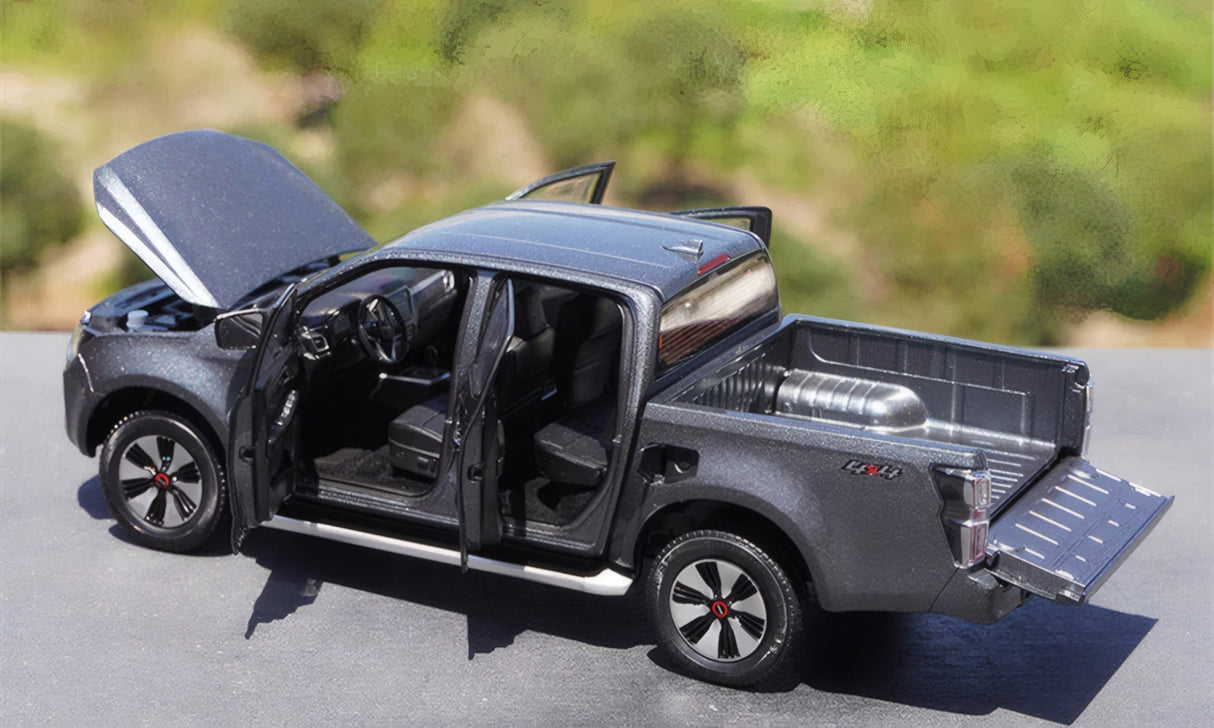Isuzu ISUZU D-MAX 2023 1:18 Diecast Model (Dealer)