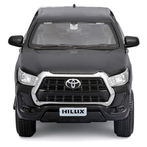 Maisto 1:27 Toyota Hilux Black Diecast 1:27 Scale Model (32920BK)