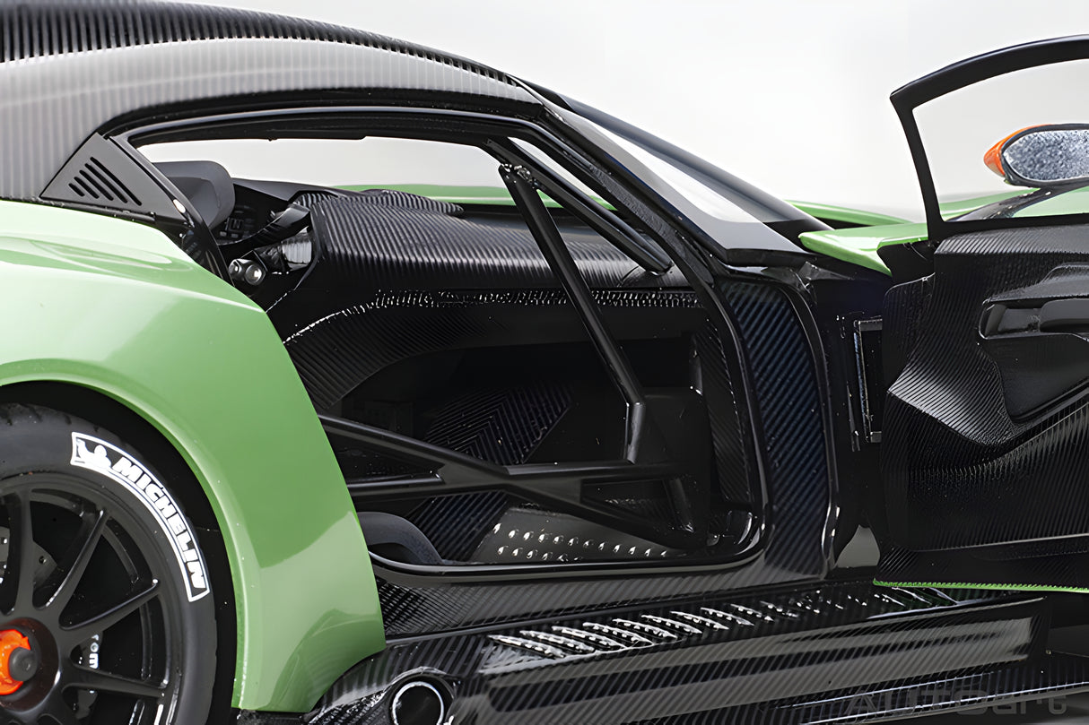 AUTOart 1:18 Aston Martin Vulcan, Apple Tree Green Metallic (70263)