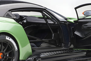 AUTOart 1:18 Aston Martin Vulcan, Apple Tree Green Metallic (70263)