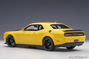 AUTOart 1:18 Dodge Challenger SRT Hellcat Widebody 2018, Yellow Jacket/Satin Black Painted Hood (71737)