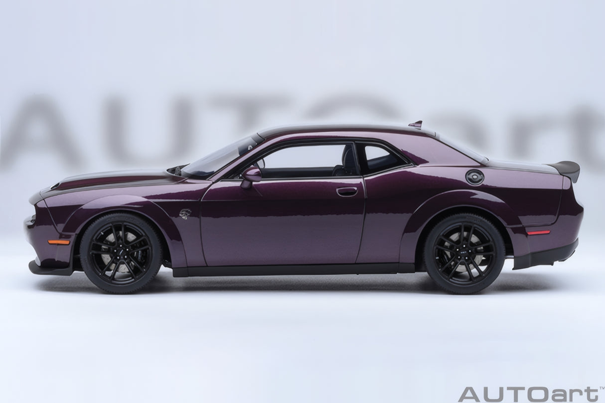 AUTOart 1:18 Dodge Challenger SRT Jailbreak 2022, Hellraisin/Purple (71762)
