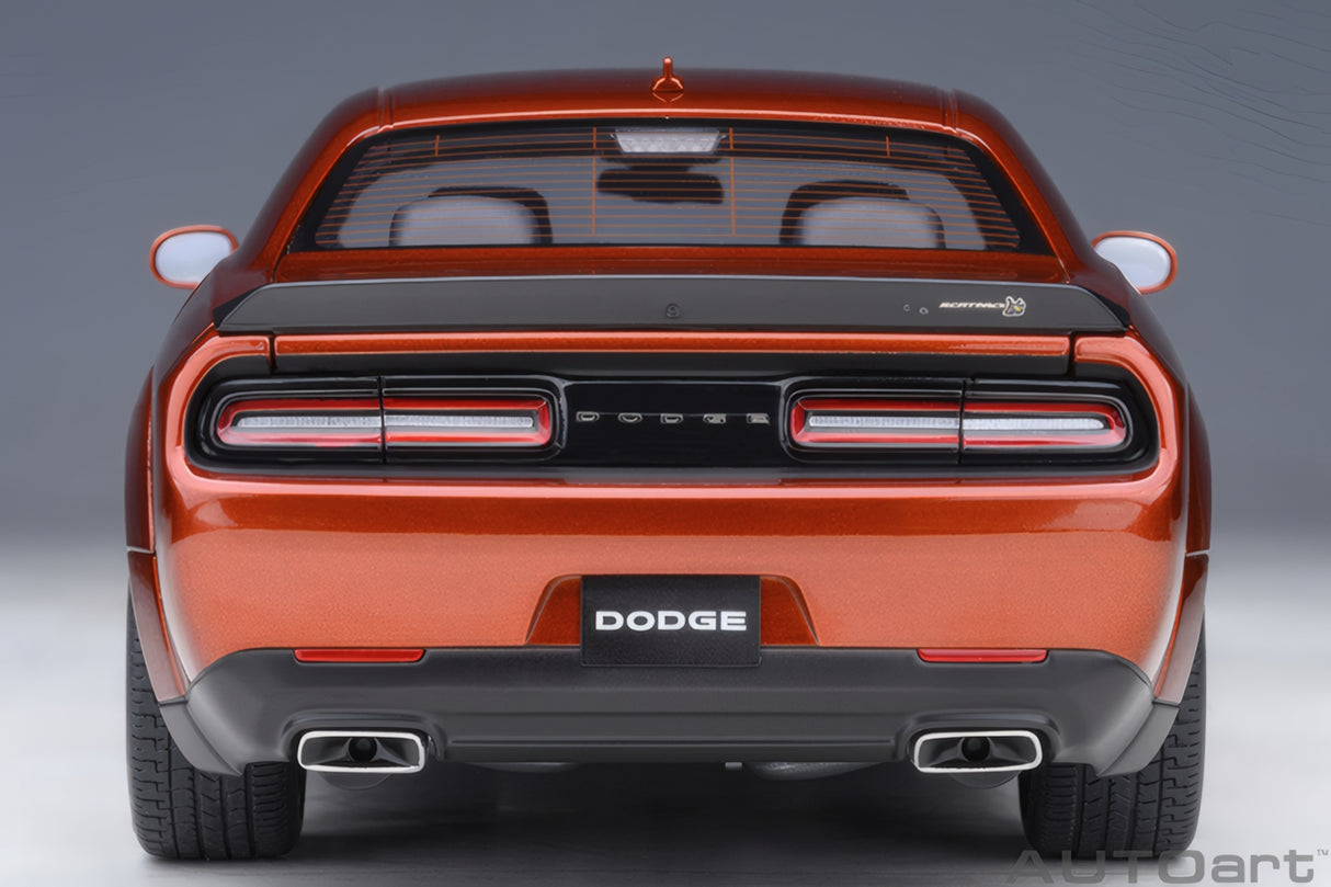 AUTOart 1:18 Dodge Challenger  R/T Scat Pack Widebody 2022, Sinamon Stick (71773)