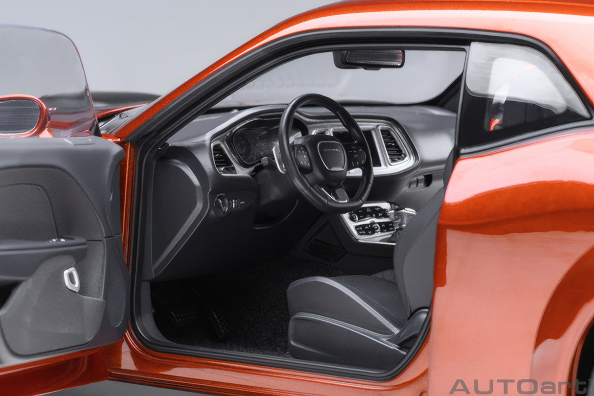 AUTOart 1:18 Dodge Challenger  R/T Scat Pack Widebody 2022, Sinamon Stick (71773)