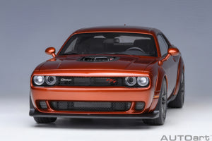AUTOart 1:18 Dodge Challenger  R/T Scat Pack Widebody 2022, Sinamon Stick (71773)