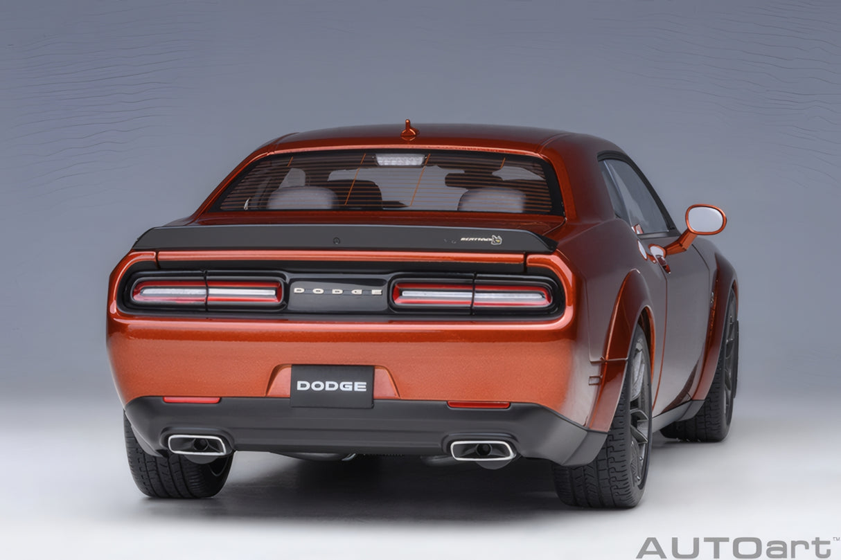 AUTOart 1:18 Dodge Challenger  R/T Scat Pack Widebody 2022, Sinamon Stick (71773)