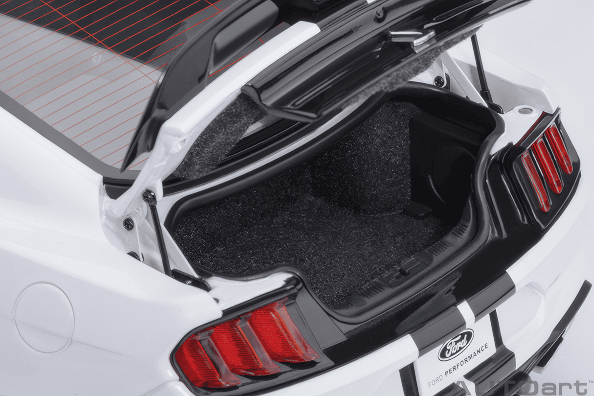 AUTOart 1:18 Ford Mustang Shelby GT500, Oxford White (73095)