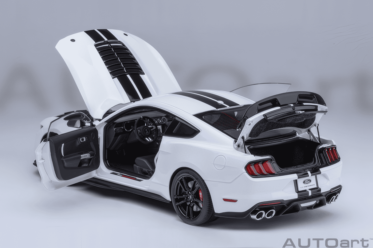 AUTOart 1:18 Ford Mustang Shelby GT500, Oxford White (73095)