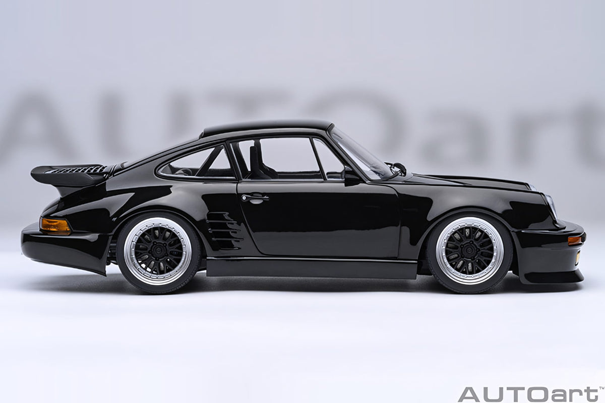 AUTOart 1:18 Porsche 911 (930) Turbo Wangan Midnight "Blackbird", Comic #1 Version (78158)