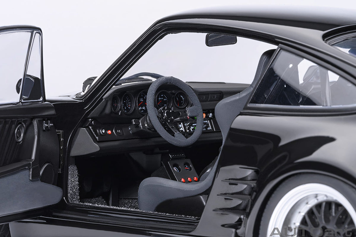 AUTOart 1:18 Porsche 911 (930) Turbo Wangan Midnight "Blackbird", Comic #1 Version (78158)