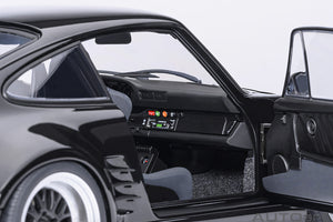 AUTOart 1:18 Porsche 911 (930) Turbo Wangan Midnight "Blackbird", Comic #1 Version (78158)