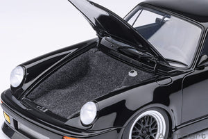 AUTOart 1:18 Porsche 911 (930) Turbo Wangan Midnight "Blackbird", Comic #1 Version (78158)