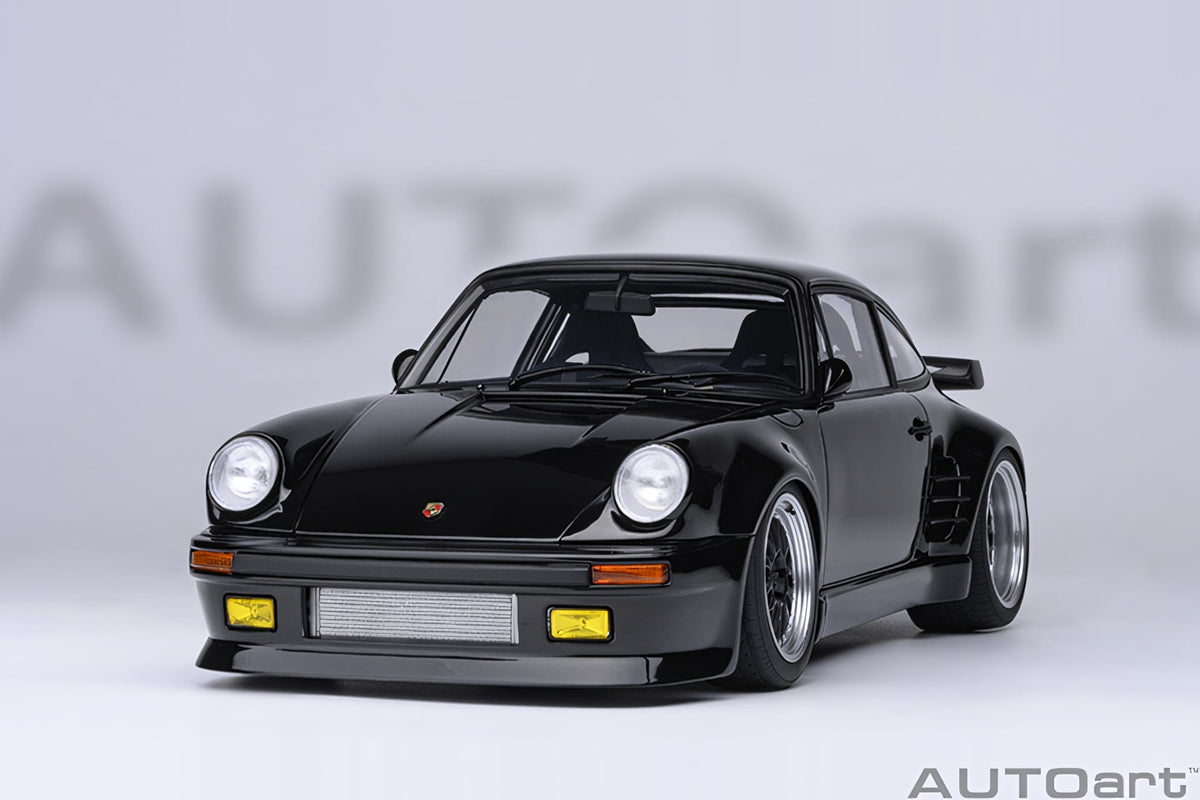 AUTOart 1:18 Porsche 911 (930) Turbo Wangan Midnight "Blackbird", Comic #1 Version (78158)