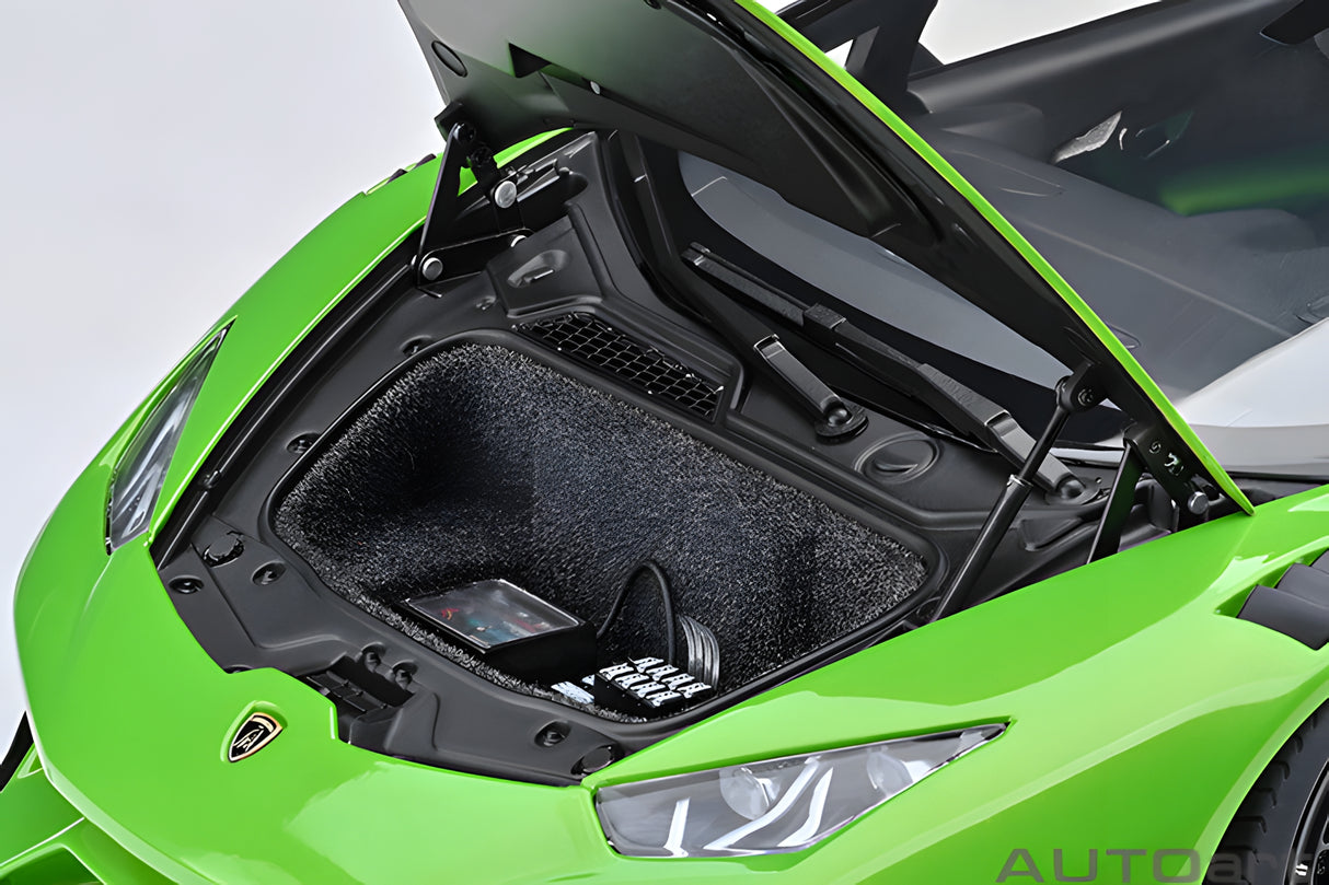 AUTOart 1:18 Liberty Walk LB Silhouette Works Huracan GT, Pearl Green (79128)