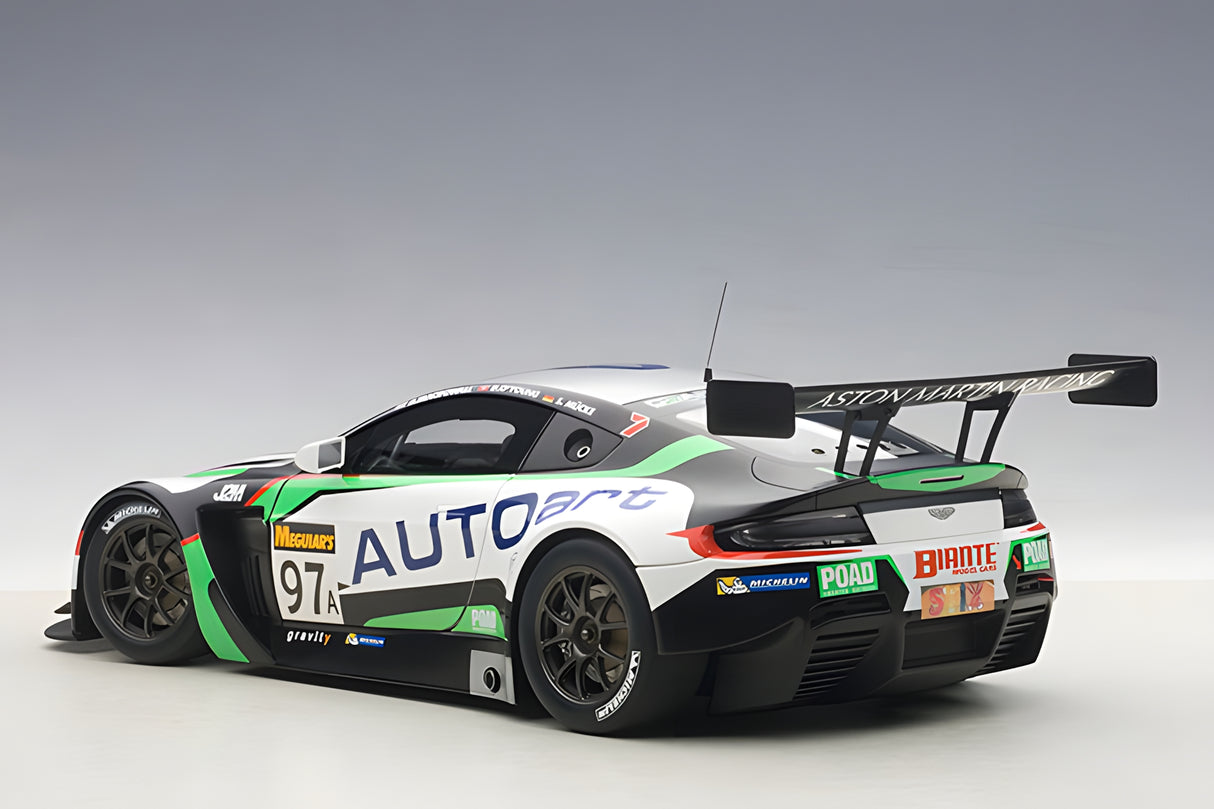 AUTOart 1:18 ASTON MARTIN V12 VANTAGE BATHURST 12HOUR ENDURANCE RACE 2015  A.MACDOWALL/D.O'YOUNG/S.MUCKE #97 (81506)