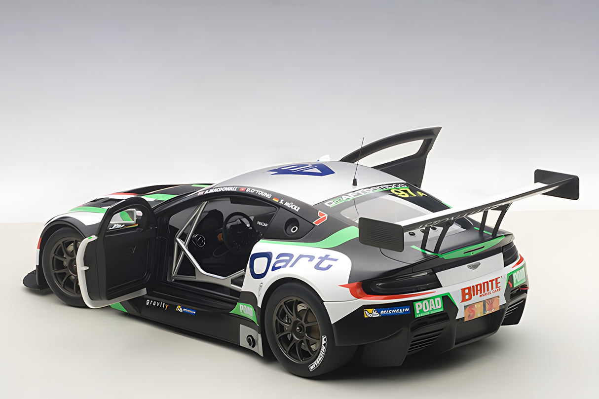 AUTOart 1:18 ASTON MARTIN V12 VANTAGE BATHURST 12HOUR ENDURANCE RACE 2015  A.MACDOWALL/D.O'YOUNG/S.MUCKE #97 (81506)