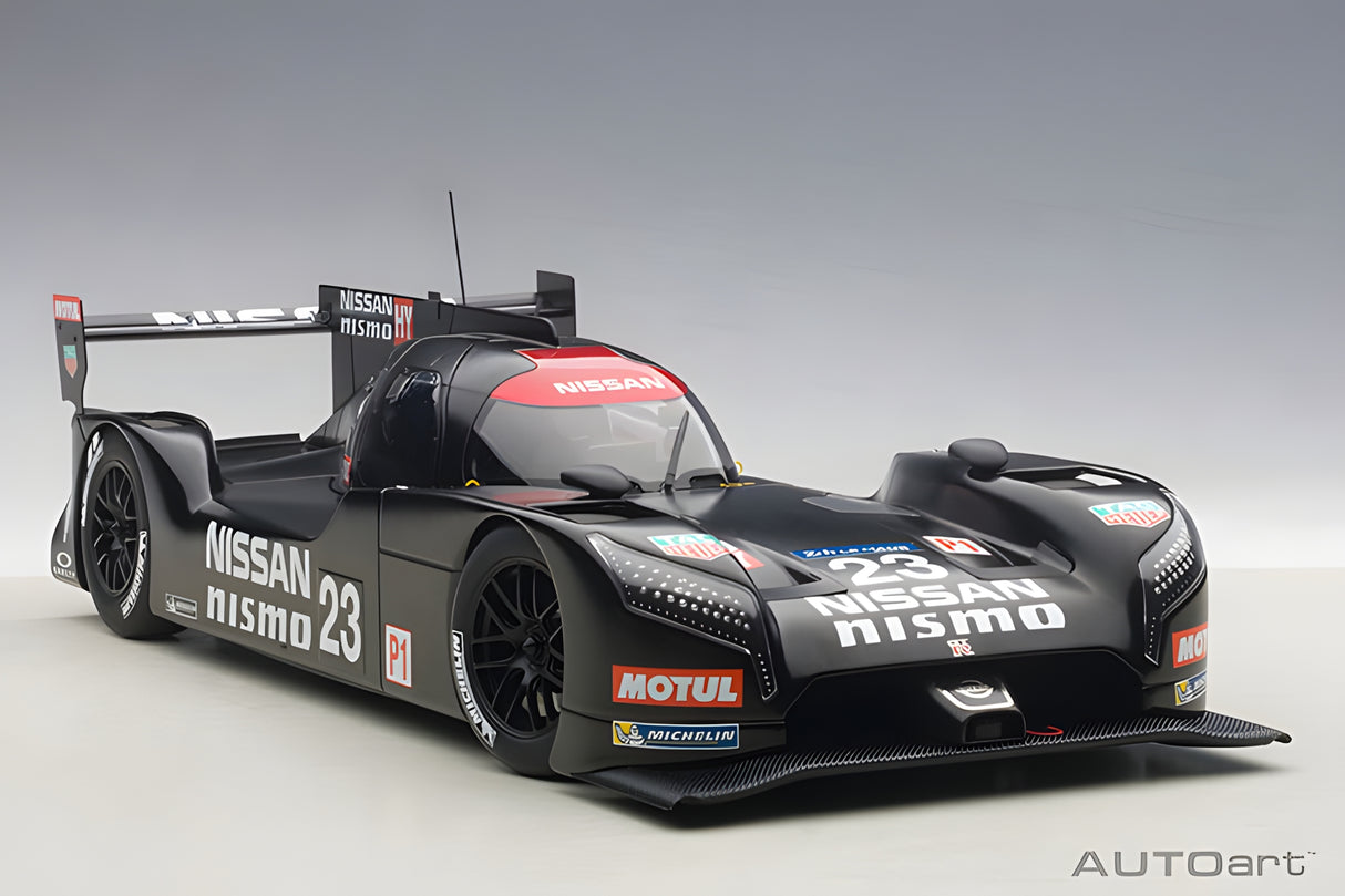 AUTOart 1:18 NISSAN GT-R LM NISMO 2015 TEST CAR (81577)