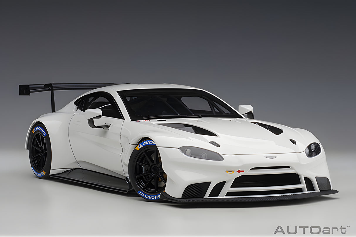 AUTOart 1:18 Aston Martin Vantage GTE Le Mans Pro 2018, White, Sealed Body (81806)