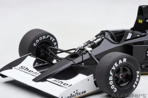 AUTOart 1:18 McLaren Honda MP 4/6 Japanese GP 1991 A. Senna #1 (89150)