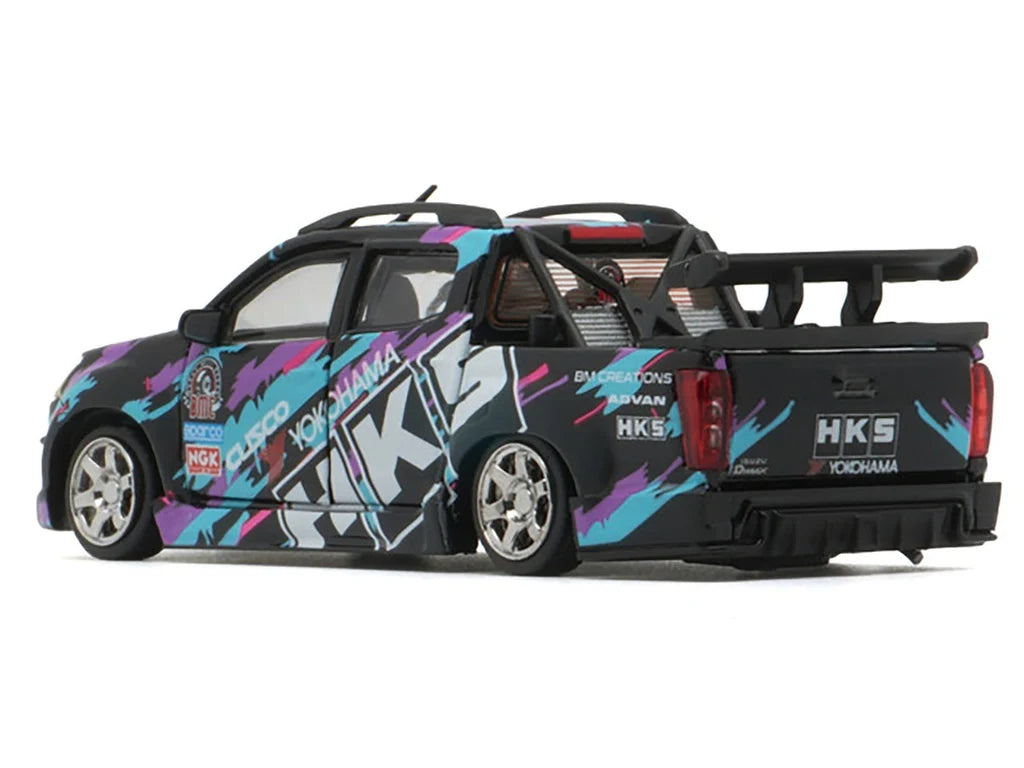 BM Creations 1/64 Isuzu D-Max 2018 -Low Rider HKS (RHD) - TDE 2025 (64B0463)