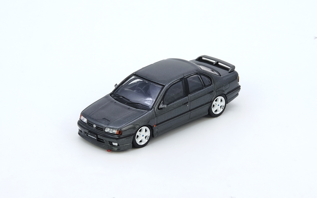 Nissan Primera P10 Gun Metal Grey Inno64 1:64, vista delantera